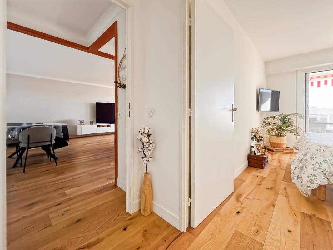 NICE CORNICHE FLEURIE - 2 PIÈCES ENTIÈREMENT RÉNOVÉ AVEC TERRASSE ET VUE MER PANORAMIQUE - RÉSIDENCE FERMÉE AVEC PISCINE &  JARDIN  ? CALME ET SÉCURISÉE 10