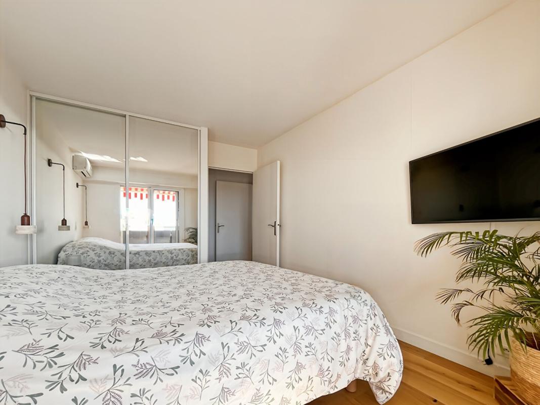 NICE CORNICHE FLEURIE - 2 PIÈCES ENTIÈREMENT RÉNOVÉ AVEC TERRASSE ET VUE MER PANORAMIQUE - RÉSIDENCE FERMÉE AVEC PISCINE &  JARDIN  ? CALME ET SÉCURISÉE 11