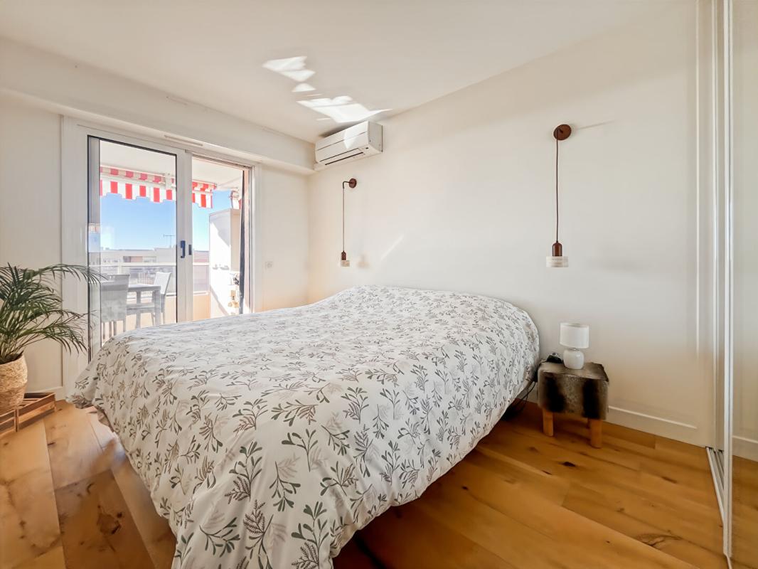 NICE CORNICHE FLEURIE - 2 PIÈCES ENTIÈREMENT RÉNOVÉ AVEC TERRASSE ET VUE MER PANORAMIQUE - RÉSIDENCE FERMÉE AVEC PISCINE &  JARDIN  ? CALME ET SÉCURISÉE 12