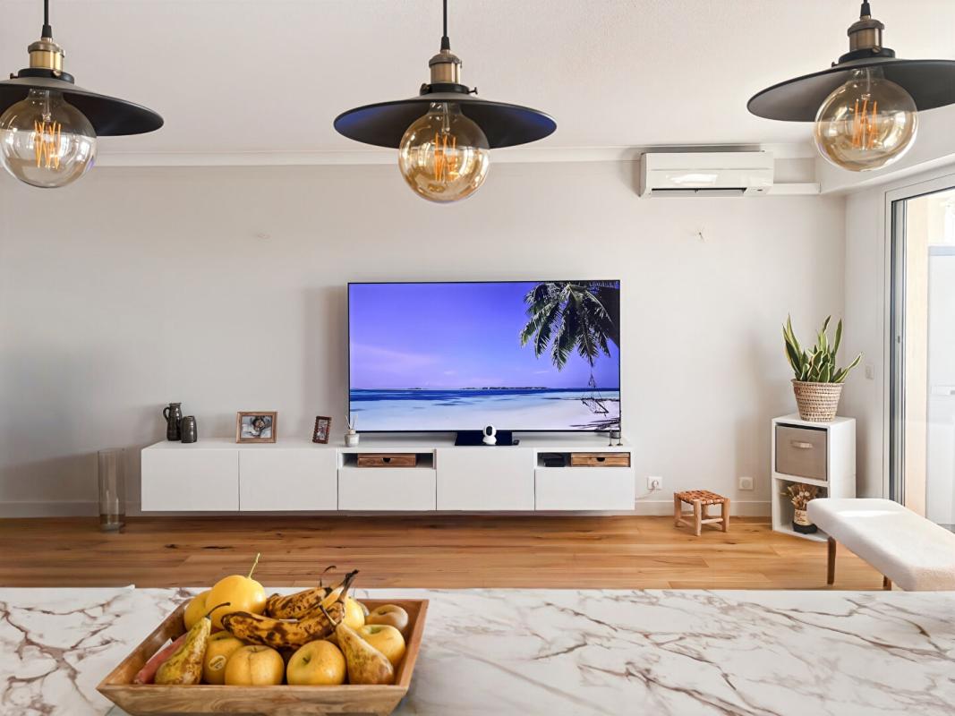 NICE CORNICHE FLEURIE - 2 PIÈCES ENTIÈREMENT RÉNOVÉ AVEC TERRASSE ET VUE MER PANORAMIQUE - RÉSIDENCE FERMÉE AVEC PISCINE &  JARDIN  ? CALME ET SÉCURISÉE 6