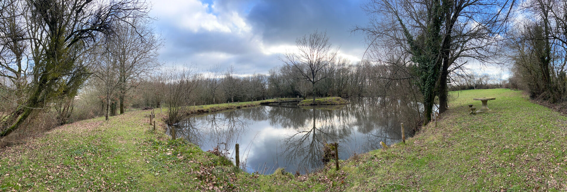 POUZAUGES étang sur Pouzauges 3