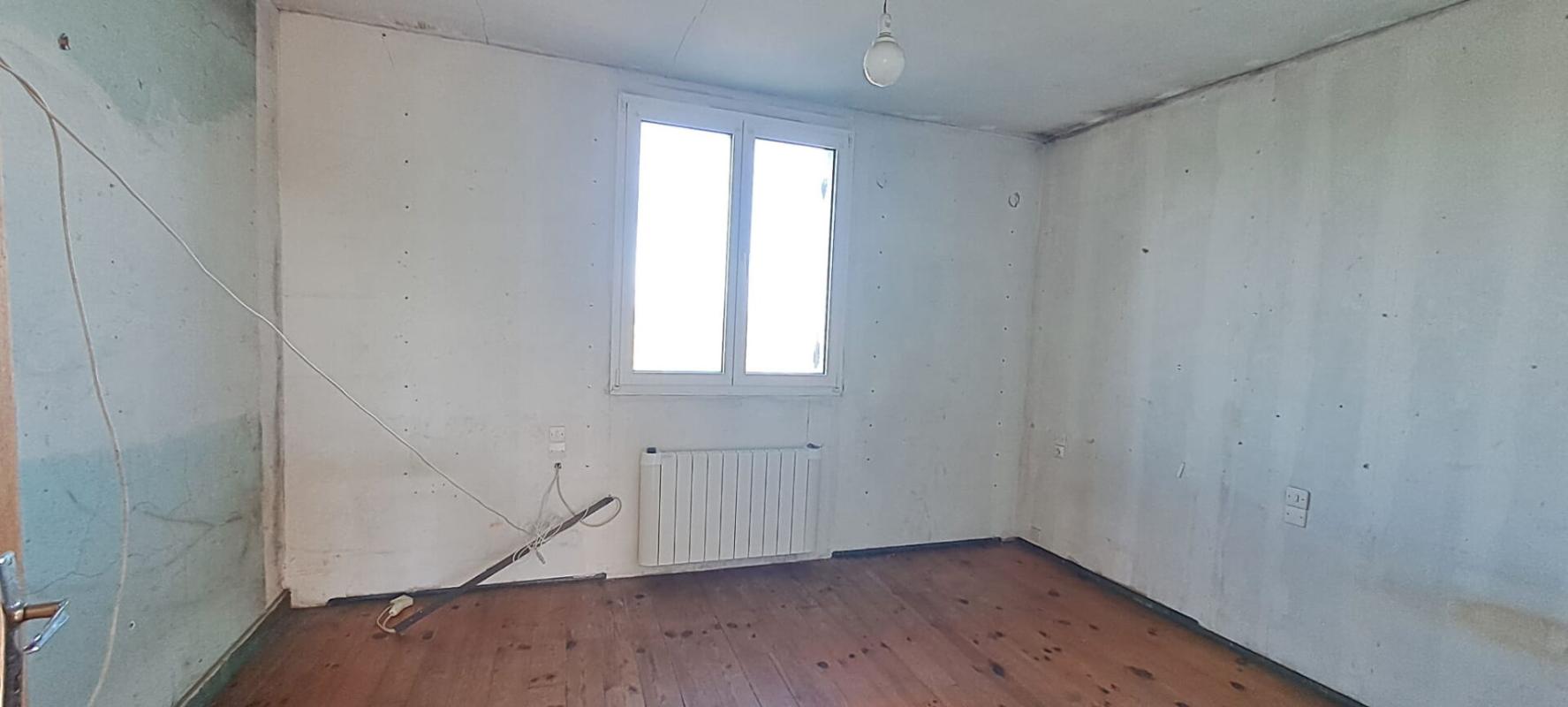 SAINT-GERMAIN-DU-CORBEIS Maison  5 pièce(s) 85 m2 St Germain du Corbéis 3