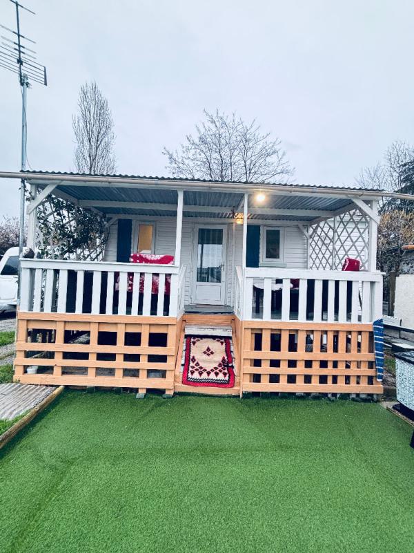 MASSIEUX Bungalow Massieux 1