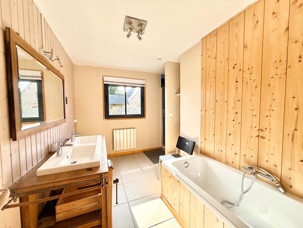 SAINT-GATIEN-DES-BOIS Maison 3 chambres en bois 10