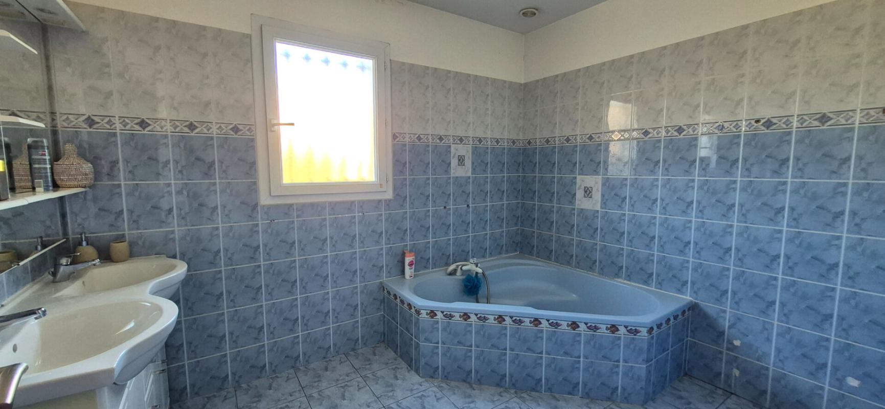 JUVIGNAC Maison Juvignac 6 pièce(s) 173 m2 12