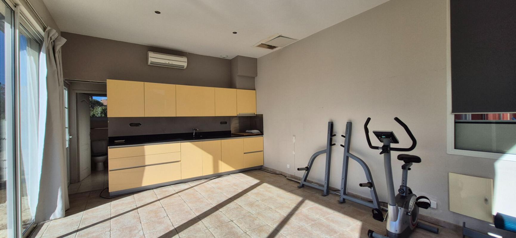 JUVIGNAC Maison Juvignac 6 pièce(s) 173 m2 7