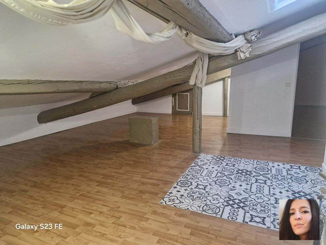 VIDAUBAN Appartement Vidauban 2 pièce(s) de 78m² entièrement rénové avec studio indépendant de 30m² 13