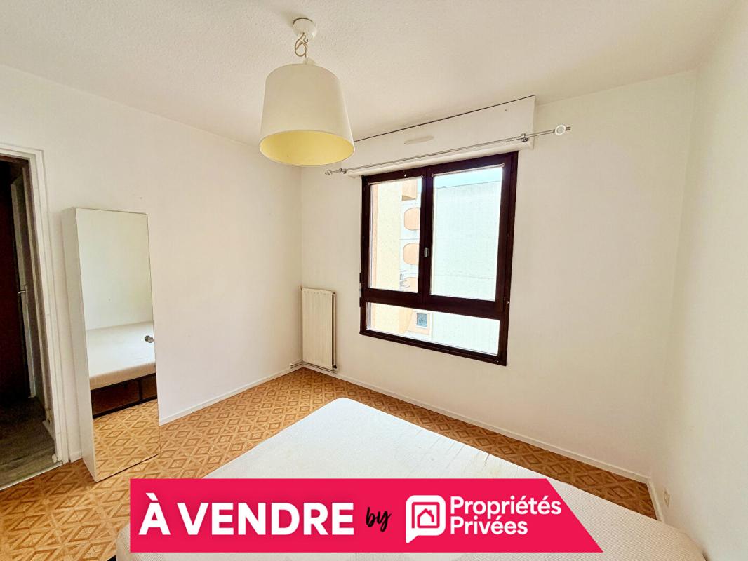 BORDEAUX Appartement Bordeaux 2 pièce(s) 50 m2 terrasse garage parking 11