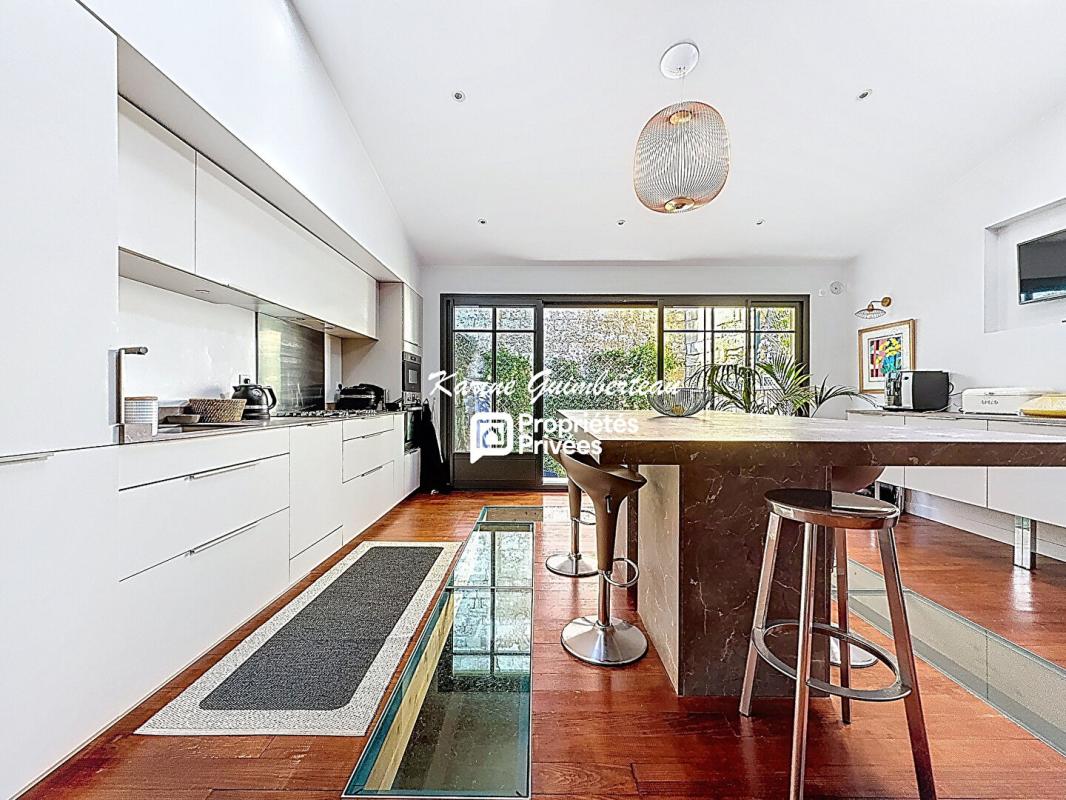 LIBOURNE Maison Bourgeoise Libourne-centre 201m2 + jardin 6