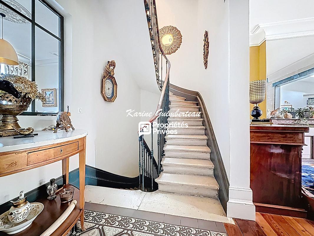 LIBOURNE Maison Bourgeoise Libourne-centre 201m2 + jardin 8