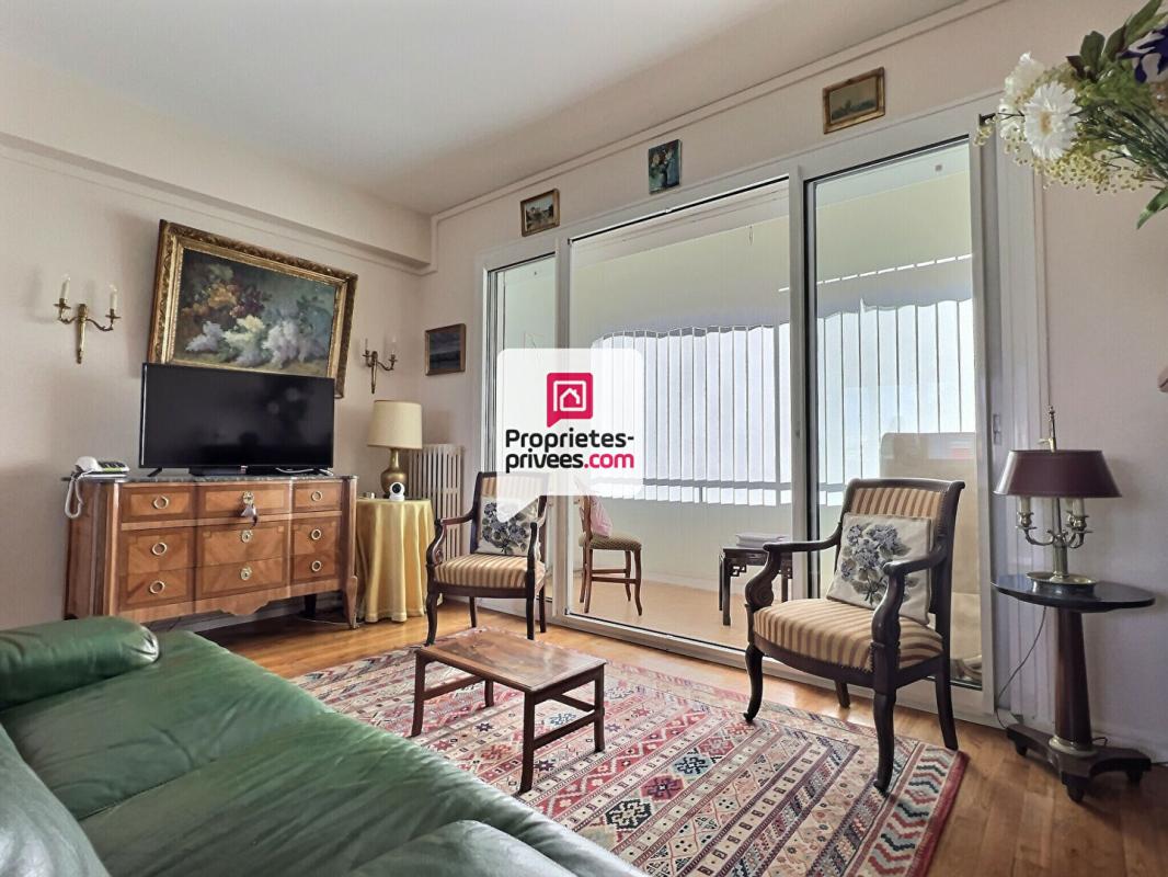 PERIGUEUX Appartement T5/6 d'env. 106 m2 en dernier étage avec 4 ch. et cave dans secteur prisé sur PERIGUEUX (24000) 2