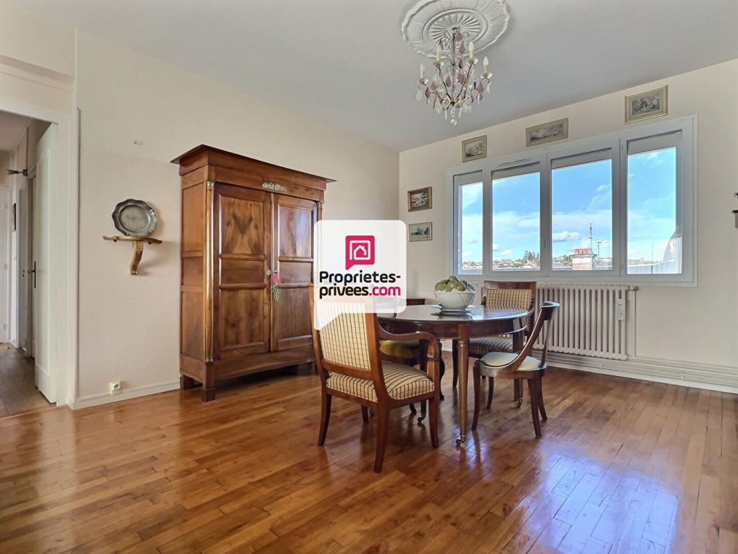 PERIGUEUX Appartement T5/6 d'env. 106 m2 en dernier étage avec 4 ch. et cave dans secteur prisé sur PERIGUEUX (24000) 3