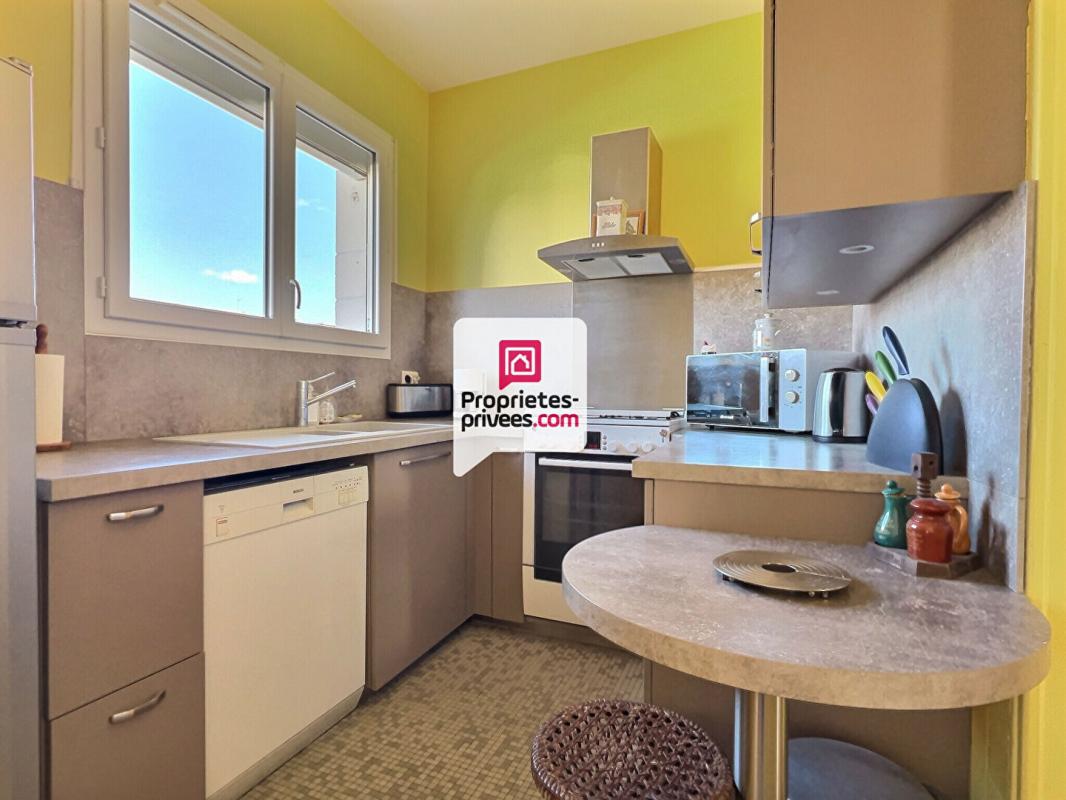 PERIGUEUX Appartement T5/6 d'env. 106 m2 en dernier étage avec 4 ch. et cave dans secteur prisé sur PERIGUEUX (24000) 4