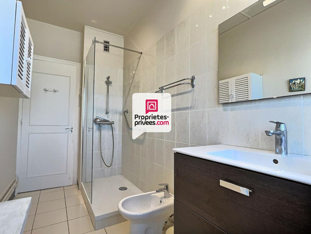 PERIGUEUX Appartement T5/6 d'env. 106 m2 en dernier étage avec 4 ch. et cave dans secteur prisé sur PERIGUEUX (24000) 5