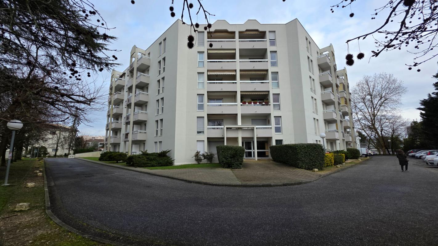 BORDEAUX Appartement T2 de 45m² Bordeaux Caudéran Proche place Moscou 6