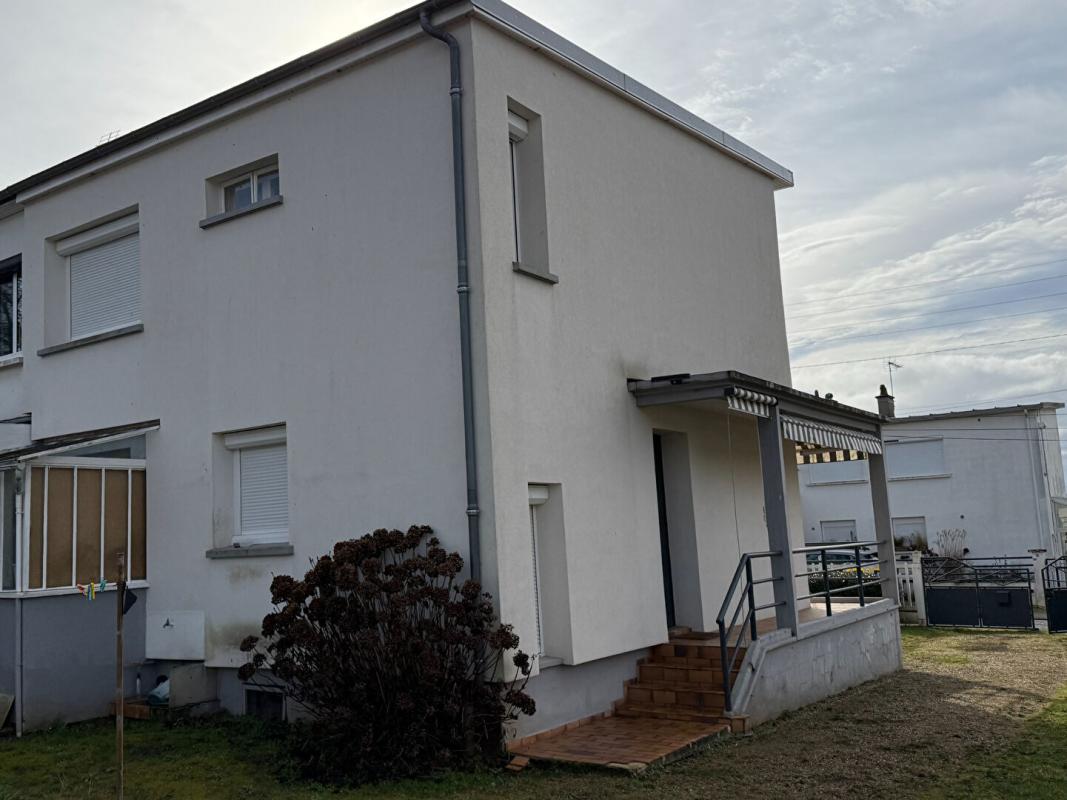 YZEURE Maison Yzeure 3 chambres jardin dépendances 2