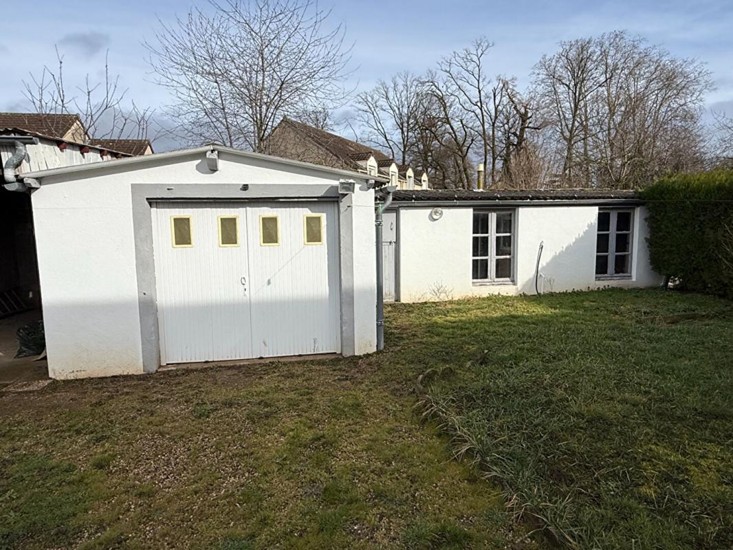 YZEURE Maison Yzeure 3 chambres jardin dépendances 9