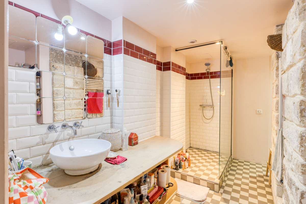 PARIS-11E-ARRONDISSEMENT Loft rue Oberkampf 7