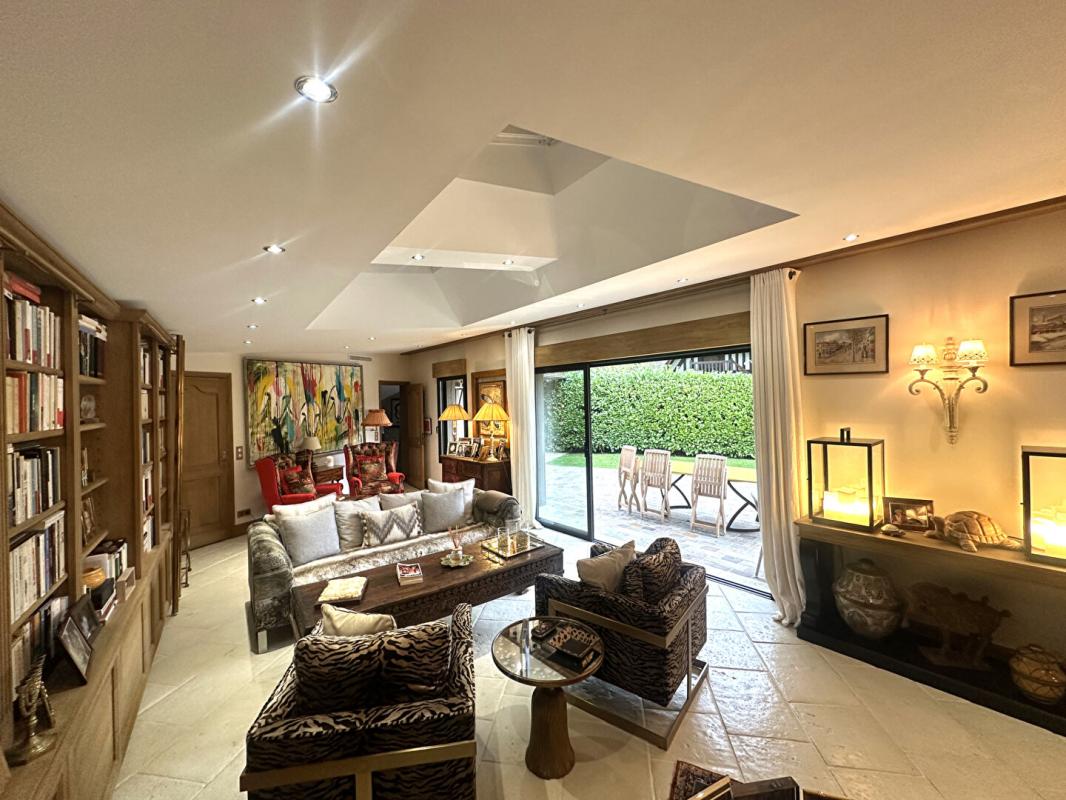 TOURGEVILLE Superbe maison Normande en colombages de 240 m² , aux portes de Deauville -très bon standing 10