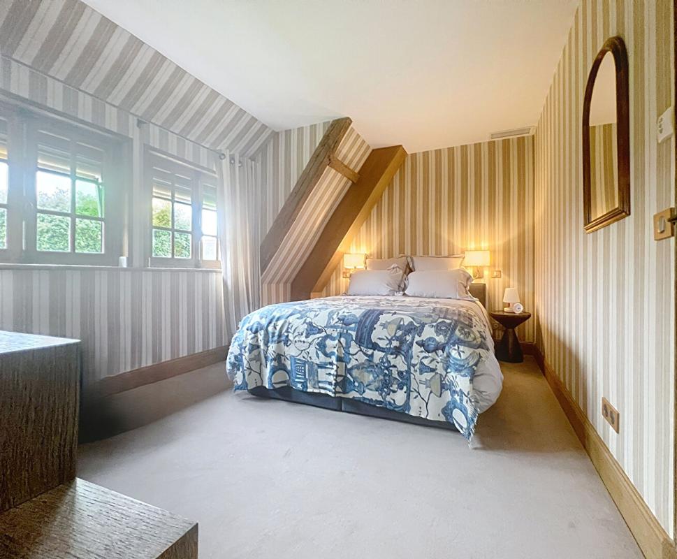 TOURGEVILLE Superbe maison Normande en colombages de 240 m² , aux portes de Deauville -très bon standing 13