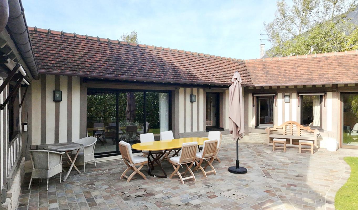 TOURGEVILLE Superbe maison Normande en colombages de 240 m² , aux portes de Deauville -très bon standing 16