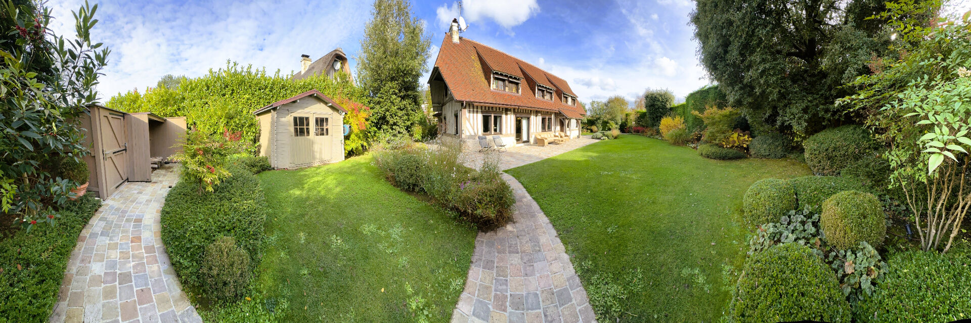TOURGEVILLE Superbe maison Normande en colombages de 240 m² , aux portes de Deauville -très bon standing 18