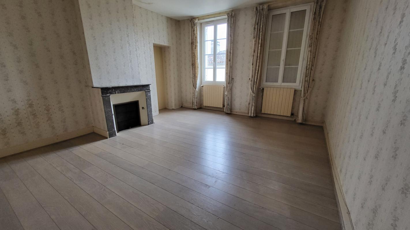 VILLEFRANCHE-DE-LONCHAT Maison de village en pierres de 240 m²  plus un appartement f 4 à Villefranche De Lonchat 24610 10