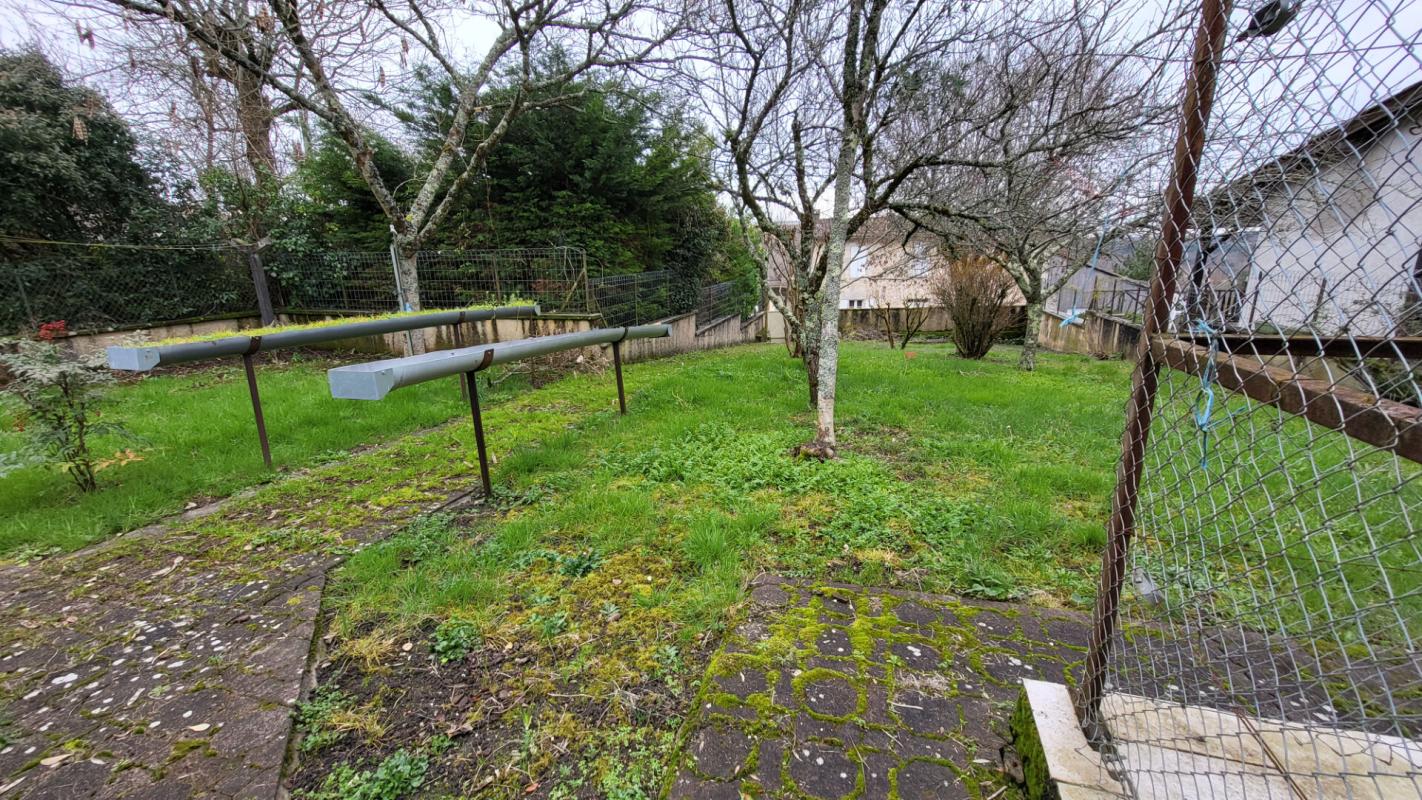 VILLEFRANCHE-DE-LONCHAT Maison de village en pierres de 240 m²  plus un appartement f 4 à Villefranche De Lonchat 24610 16