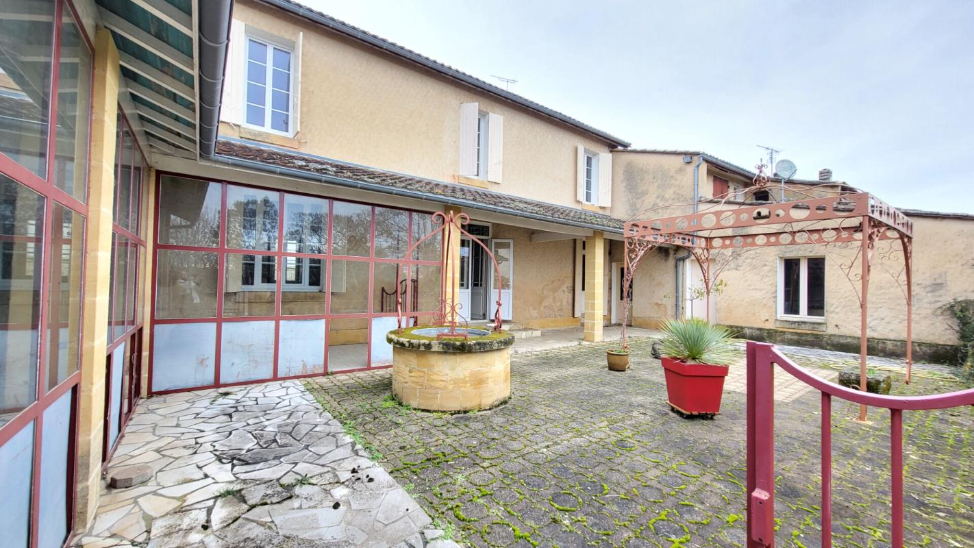 VILLEFRANCHE-DE-LONCHAT Maison de village en pierres de 240 m²  plus un appartement f 4 à Villefranche De Lonchat 24610 18