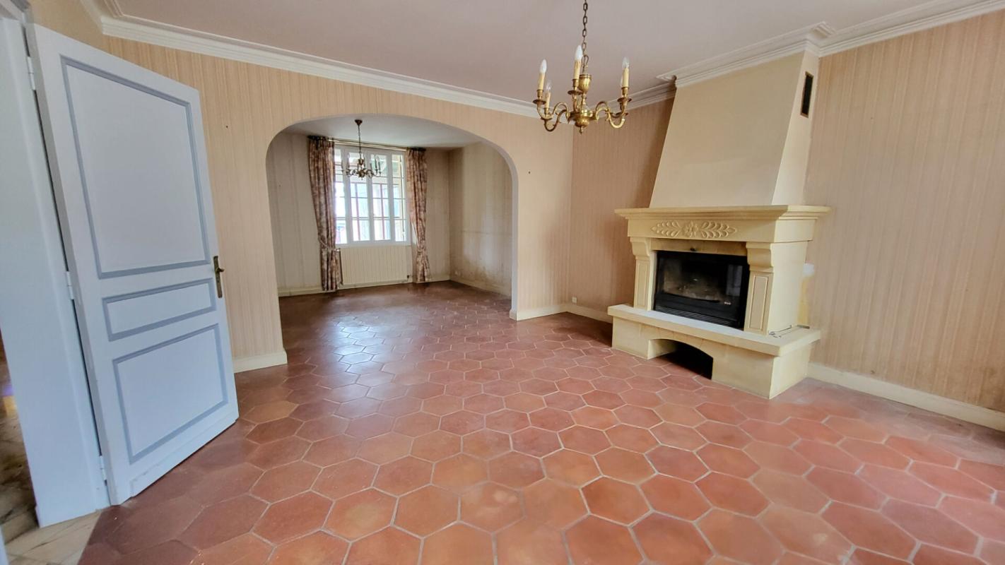 VILLEFRANCHE-DE-LONCHAT Maison de village en pierres de 240 m²  plus un appartement f 4 à Villefranche De Lonchat 24610 3