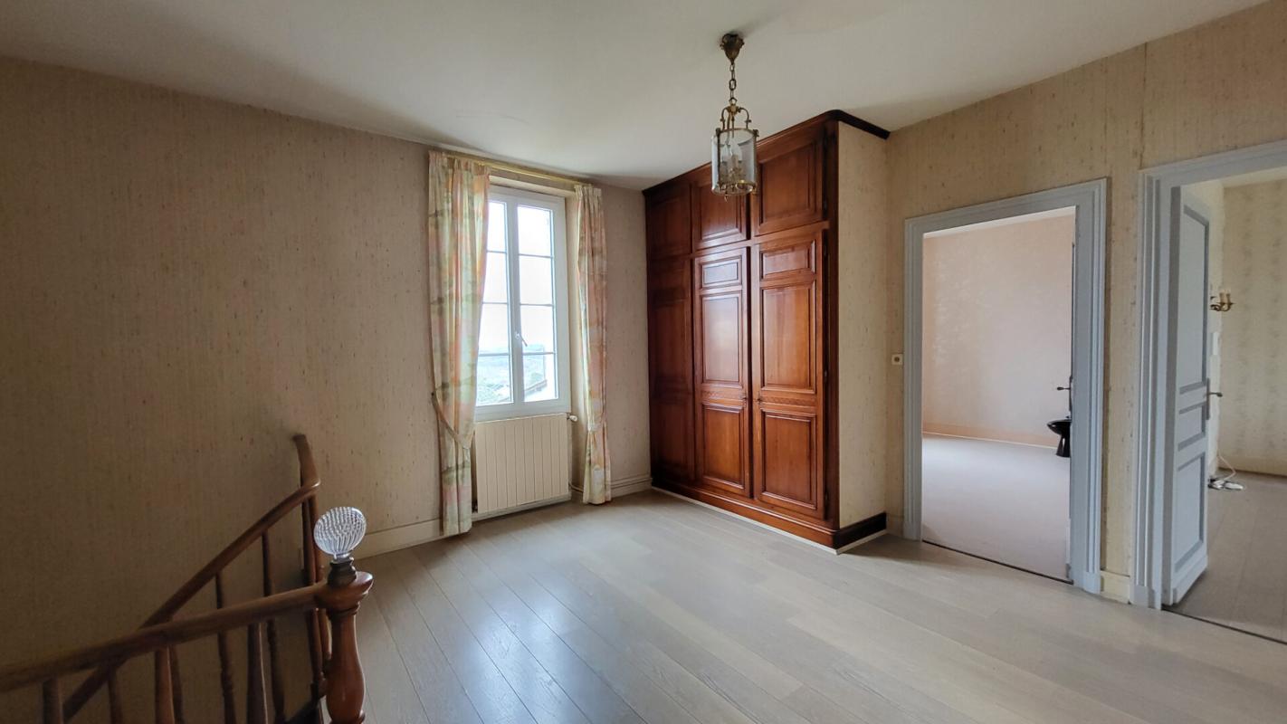 VILLEFRANCHE-DE-LONCHAT Maison de village en pierres de 240 m²  plus un appartement f 4 à Villefranche De Lonchat 24610 9