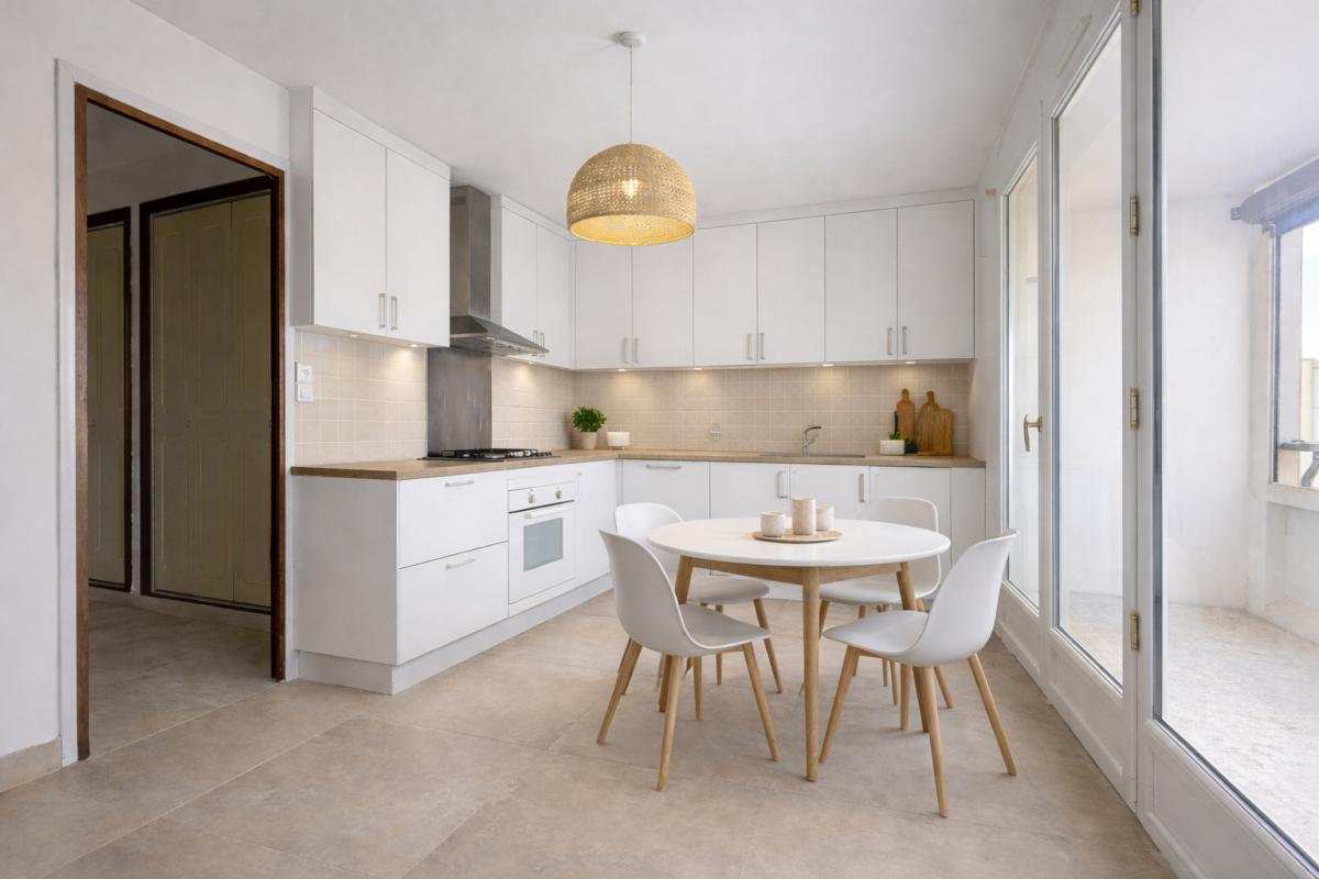 HYERES HYERES EST ! T3 de 84m2 avec cave et garage double 6