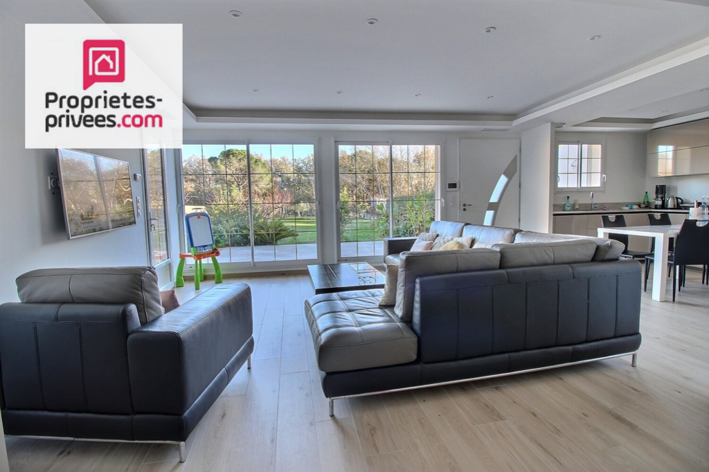 FREJUS Puget sur Argens 83480- Ensemble immobilier de 3 villas sur terrain de 5400m² 9