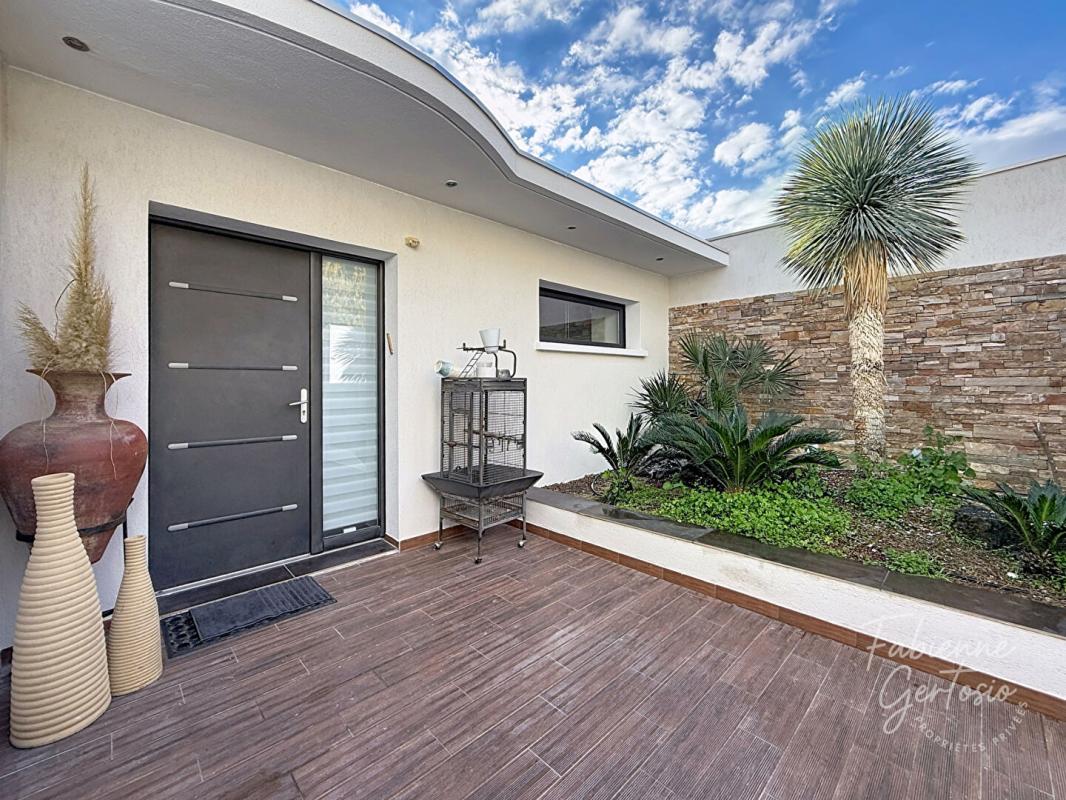 LA VALETTE-DU-VAR La Valette-du-Var ! Maison contemporaine de 240 m2 sur 2194 m2 de terrain 11