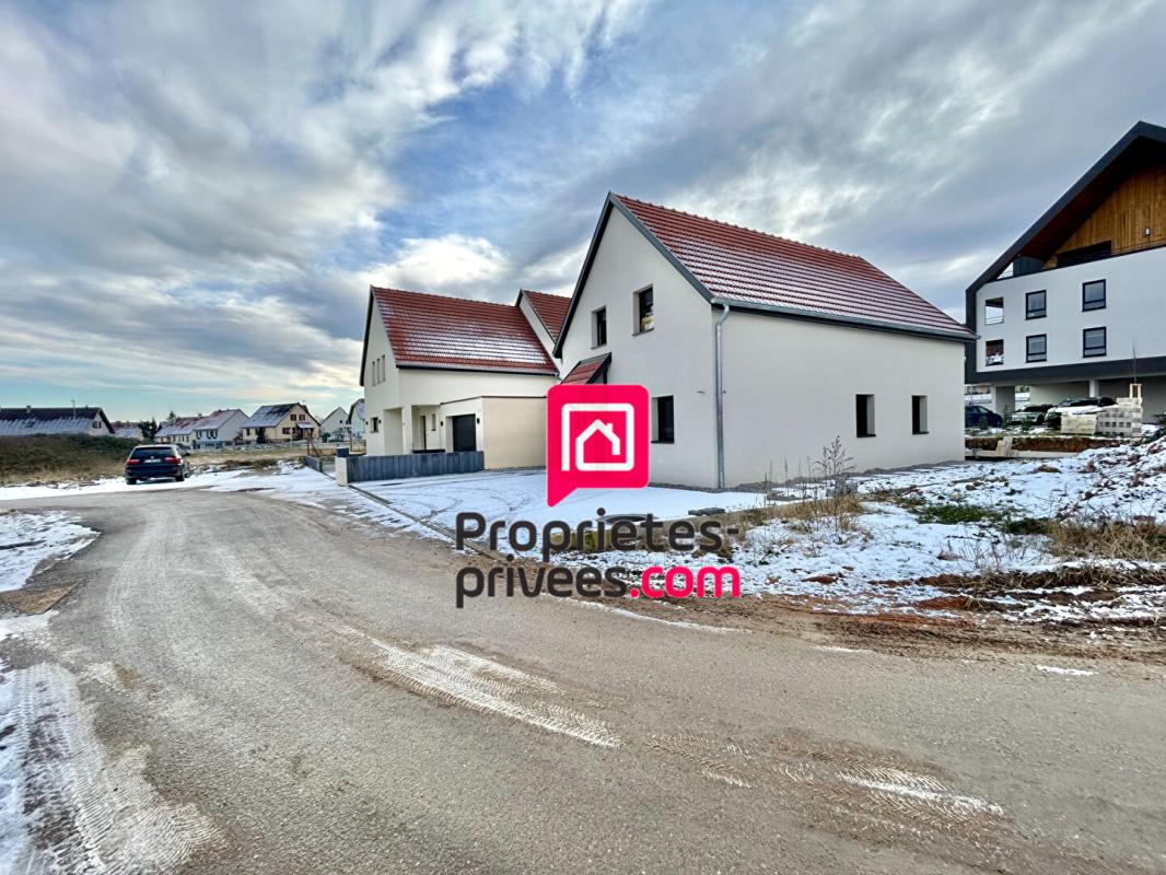 BARR EXCLUSIVITÉ Maison contemporaine neuve avec piscine à Barr 2