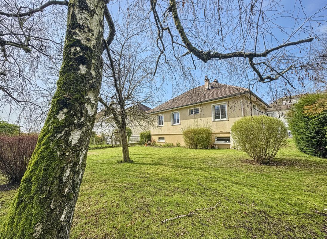 LONGJUMEAU Maison familiale avec Sous-sol totalau calme, au fond d'une impasse 6