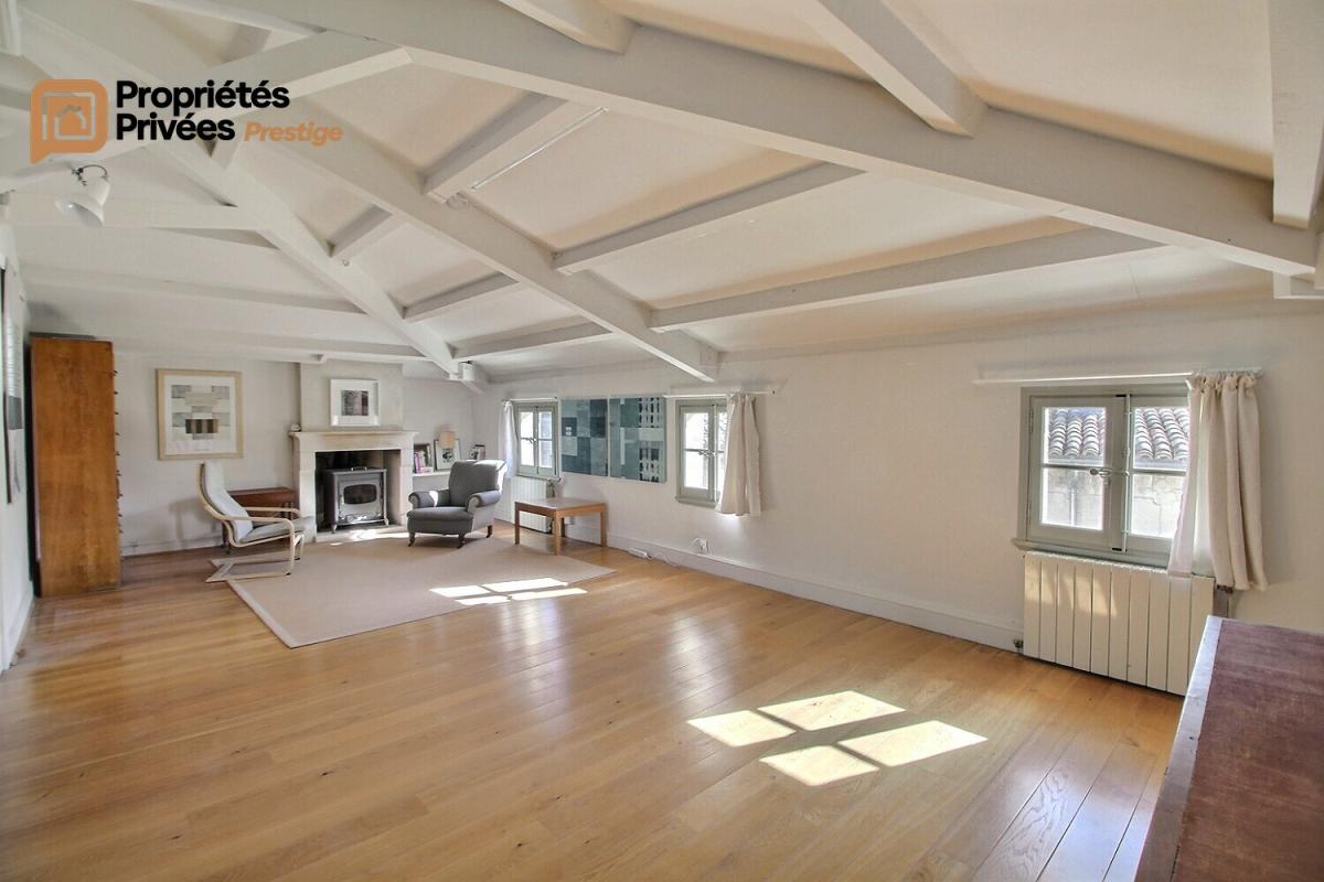 UZES Hotel particulier Uzes  rare en totalité , 10 pièce(s) 320 m2, Place Dampmartin 11