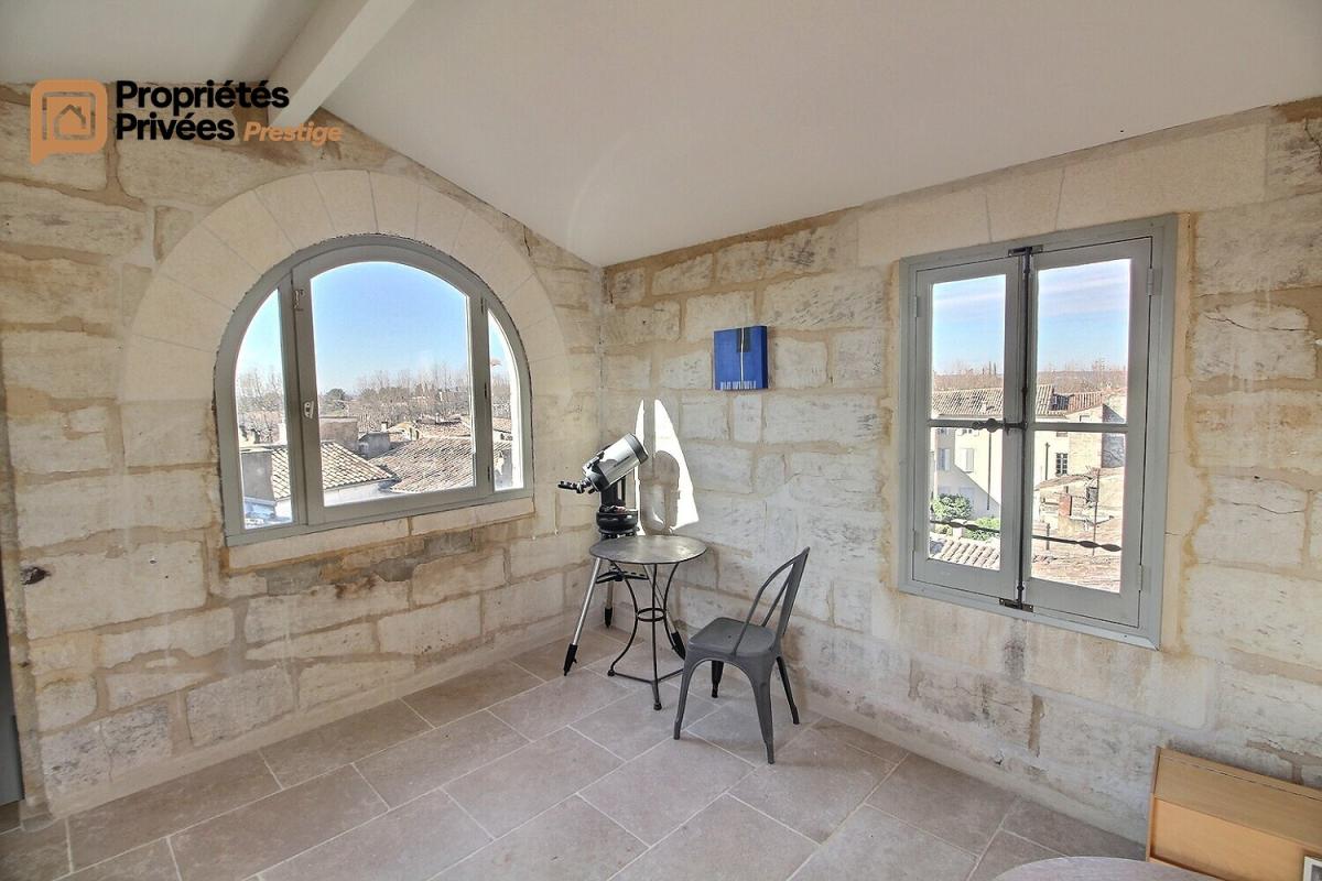 UZES Hotel particulier Uzes  rare en totalité , 10 pièce(s) 320 m2, Place Dampmartin 12