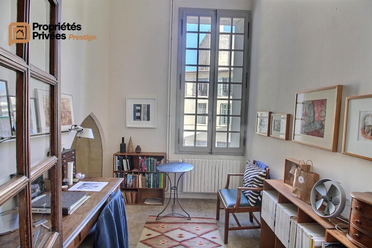UZES Hotel particulier Uzes  rare en totalité , 10 pièce(s) 320 m2, Place Dampmartin 14