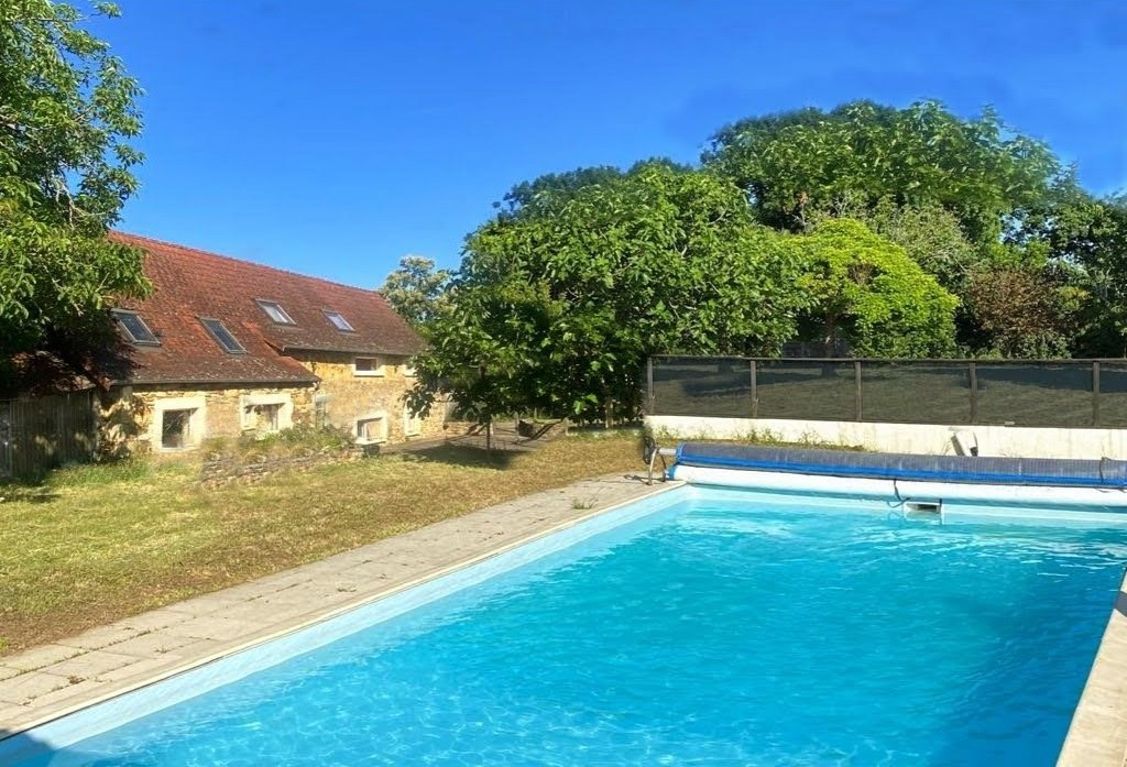 EXCIDEUIL Maison en pierre avec piscine à Excideuil 5 pièce(s) 180 m2 1
