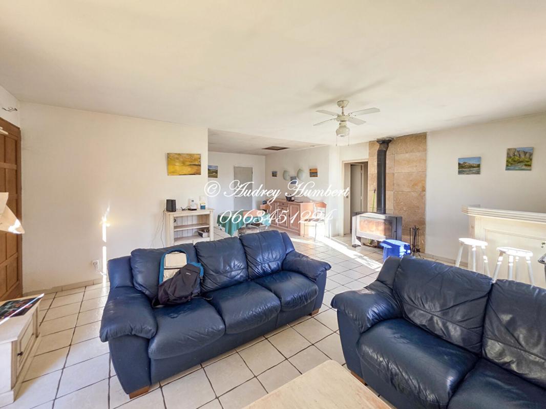 PIERREVERT EXCLUSIVITE à PIERREVERT, MAISON T4 de 93 m², de PLAIN PIED, dans lotissement calme et agréable sur 500 m² arborés 2