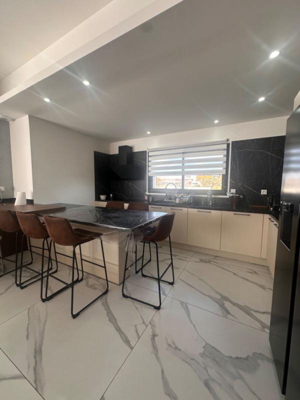 VENDRES Maison 4 pièces 110 m2 contemporaine de plain-pied avec piscine 15