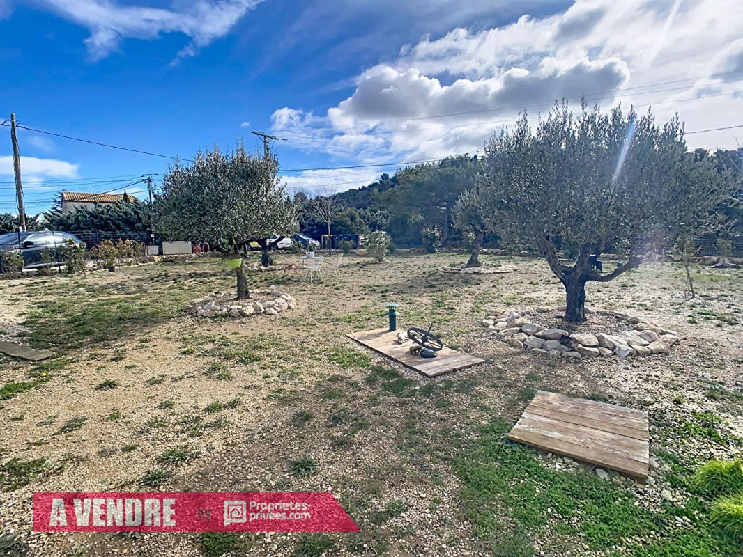 PLAN-D'AUPS-SAINTE-BAUME Maison idéale pour une vie de famille : plain-pied récent, grande pièce de vie lumineuse de 50 m², suite parentale, terrain plat et piscinable 10