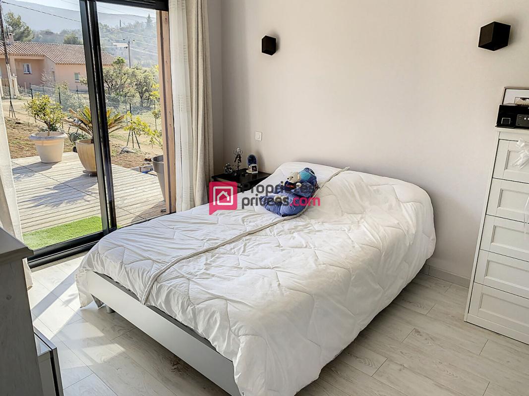 PLAN-D'AUPS-SAINTE-BAUME Maison idéale pour une vie de famille : plain-pied récent, grande pièce de vie lumineuse de 50 m², suite parentale, terrain plat et piscinable 5