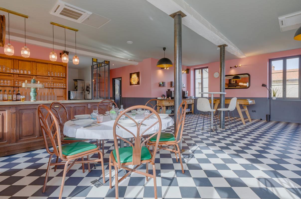 GENAS 69740 GENAS - Murs commerciaux 345 m², Terrain 1.281 m² 9