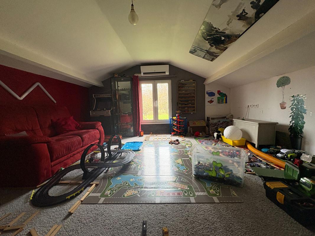 CELLES-SUR-BELLE Maison Celles Sur Belle  219 m² avec 6 chambres 12