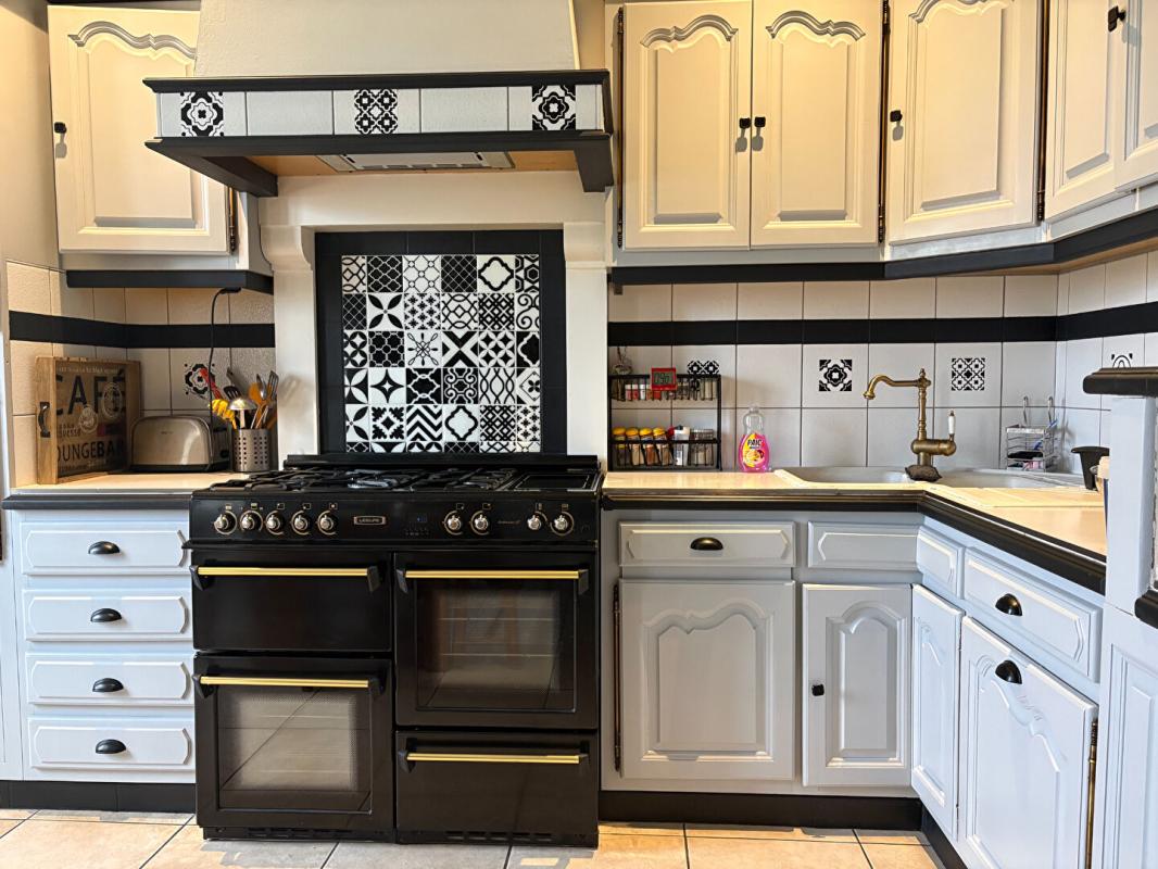 CELLES-SUR-BELLE Maison Celles Sur Belle  219 m² avec 6 chambres 6