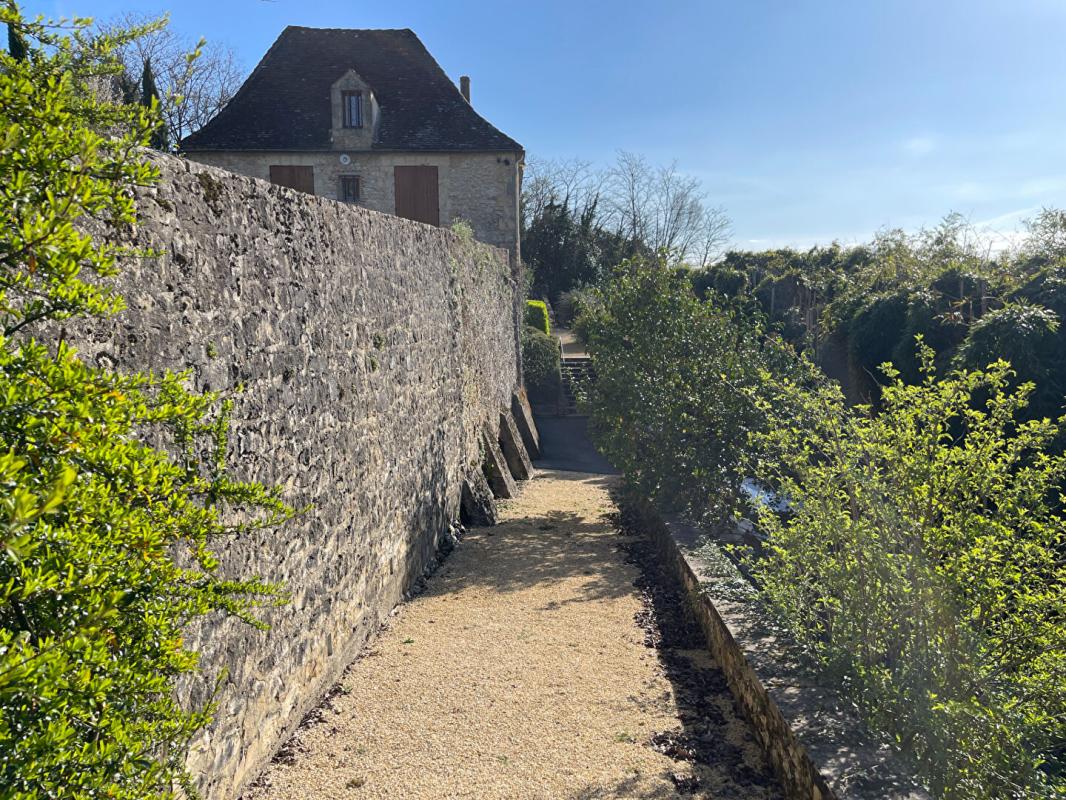 COUX-ET-BIGAROQUE Propriété périgourdine élégante avec maison d'amis, pigeonnier/studio, piscine et jardin de 5 000 m² 16