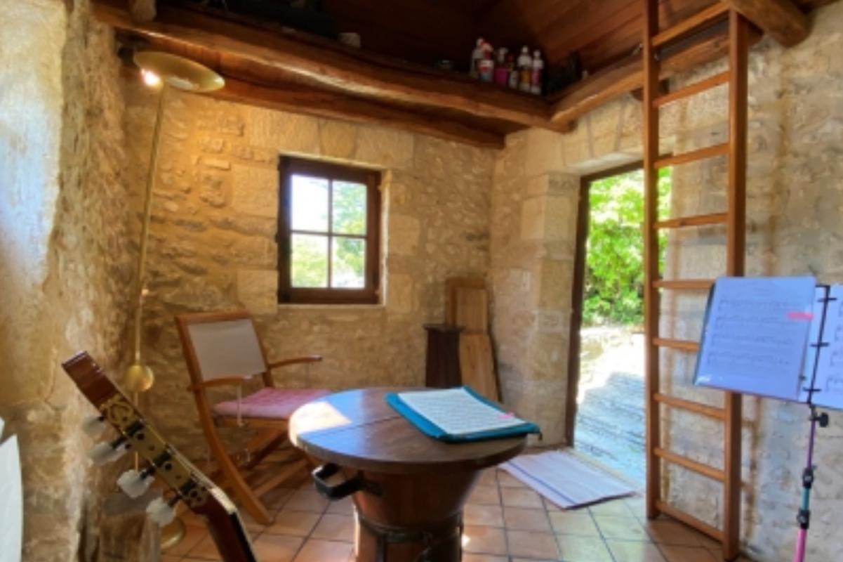 COUX-ET-BIGAROQUE Propriété périgourdine élégante avec maison d'amis, pigeonnier/studio, piscine et jardin de 5 000 m² 9
