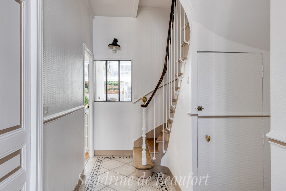 ASNIERES-SUR-SEINE Asnières Centre - Maison familiale avec jardin - 300 m de la mairie 6